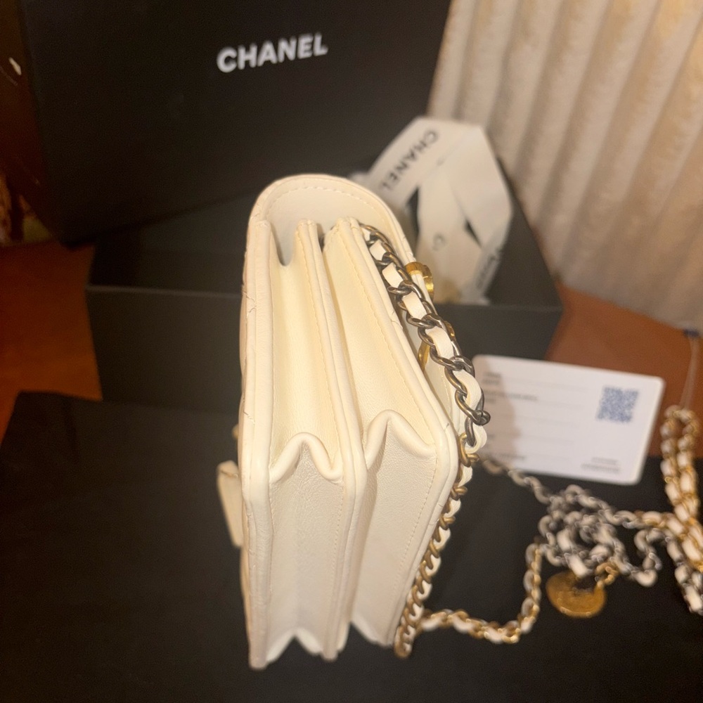 Chanel Paris Coco Runway Wallet On Chain White Lambskin WOC Full Set - Picture 8 of 14